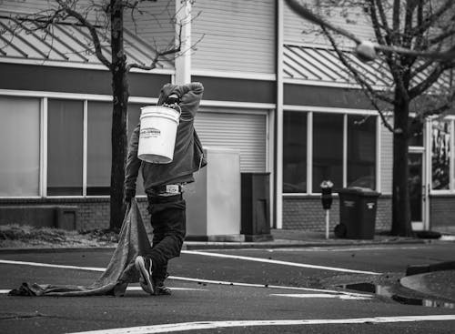 Základová fotografie zdarma na téma asfalt, černobílý, chůze