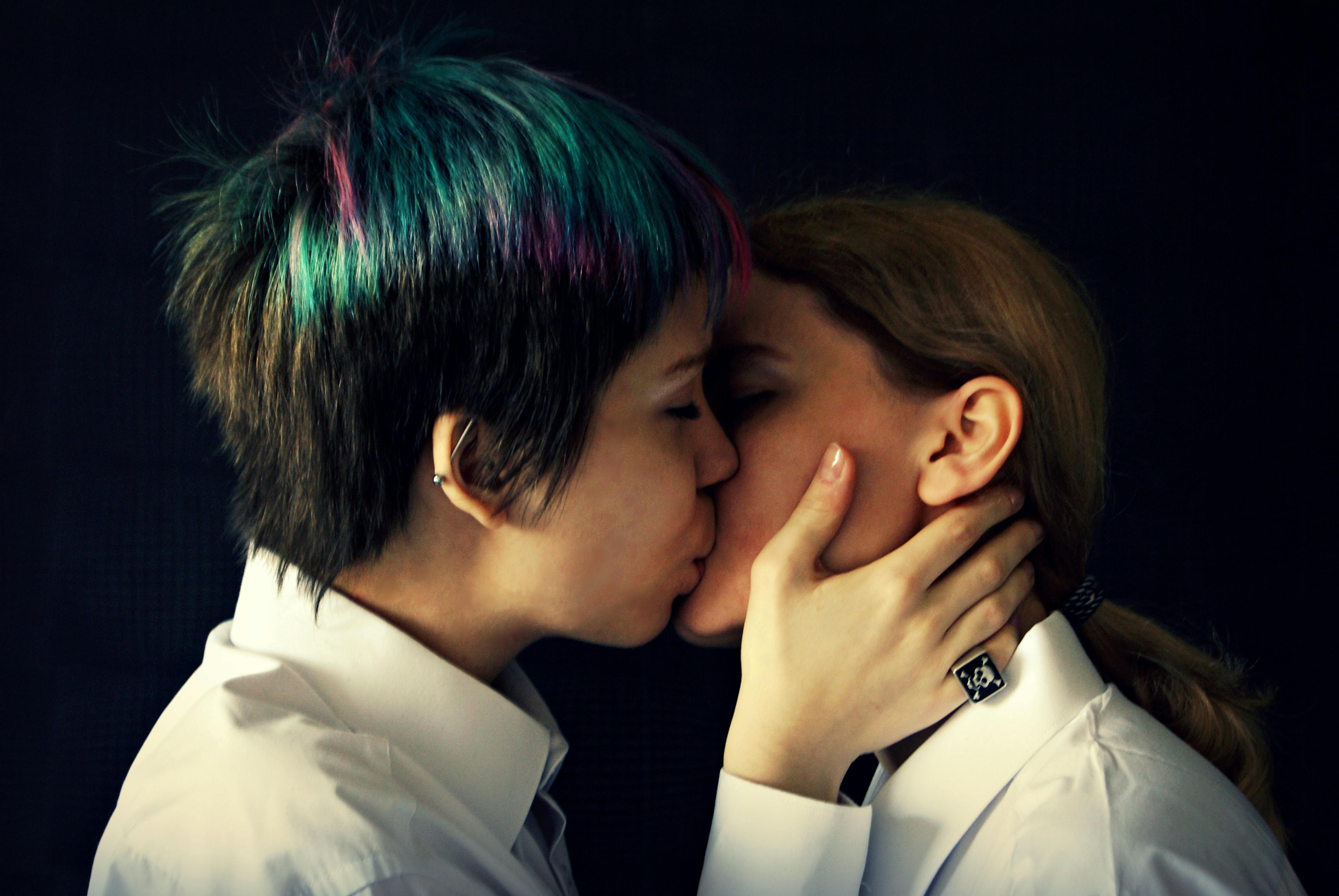 two people kissing tumblr