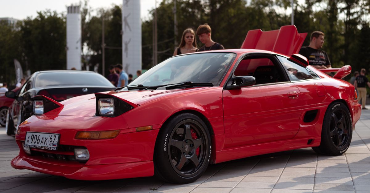 Red Toyota MR2 · Free Stock Photo