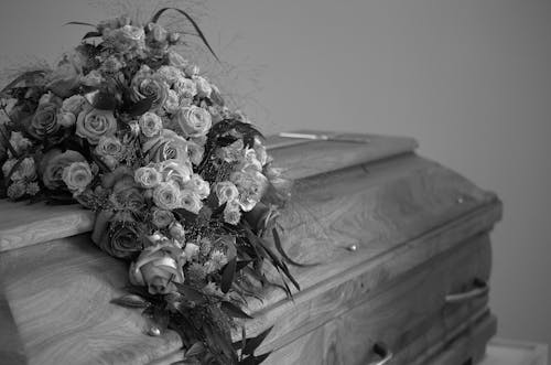 Photos gratuites de bouquet, cercueil, décoration