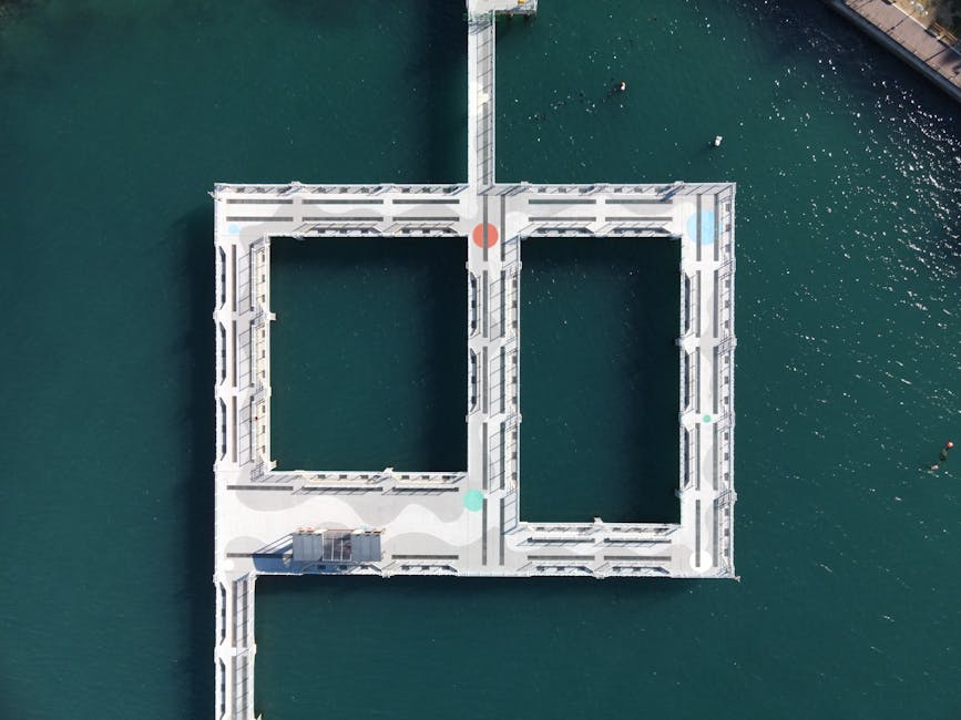 Different floating dock configurations including straight, T-shaped, L-shaped and U-shaped layouts - floating dock construction Different floating dock configurations including straight, T-shaped, L-shaped and U-shaped layouts - floating dock construction
