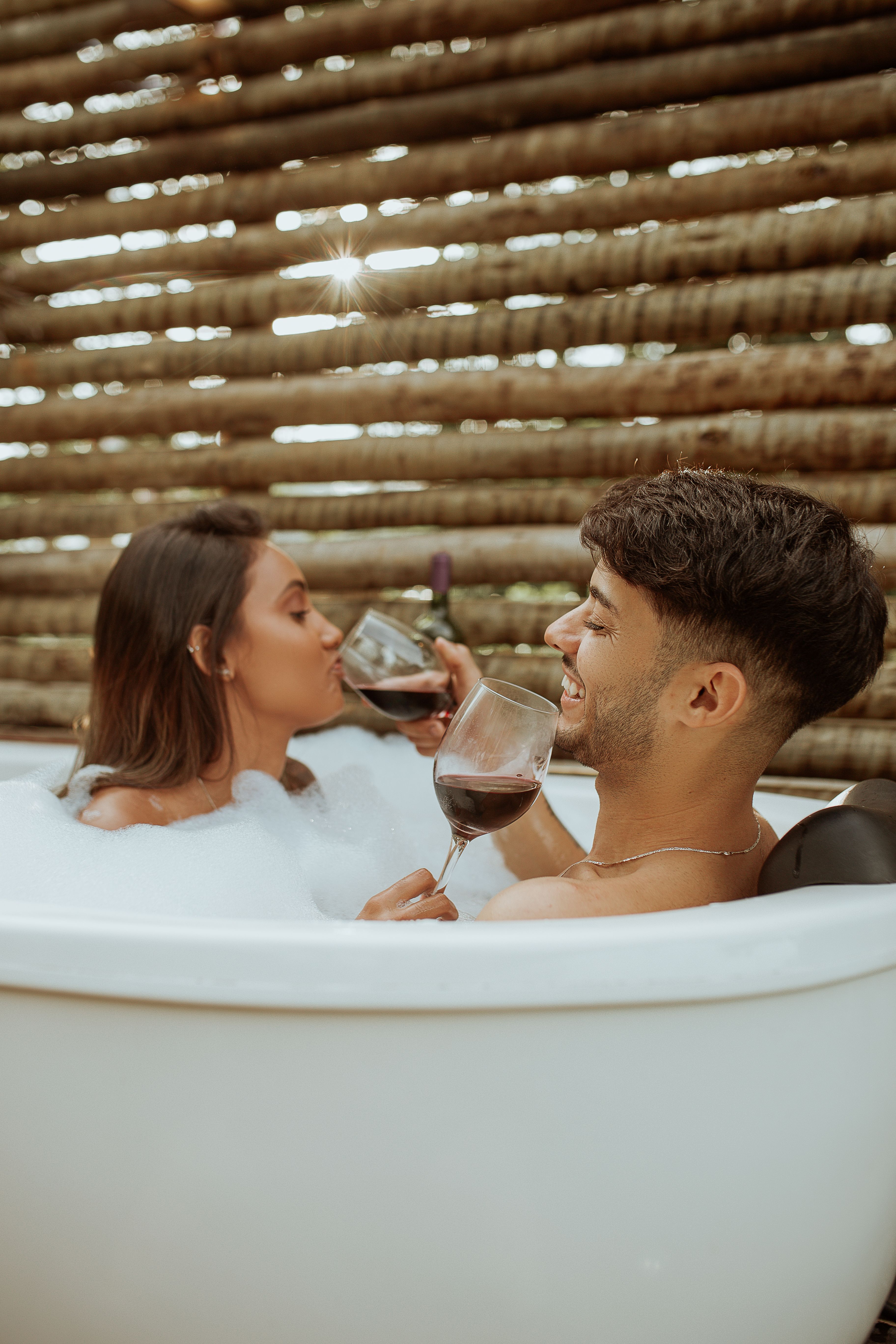 Couple Drinking Wine in Bathtub · Free Stock Photo