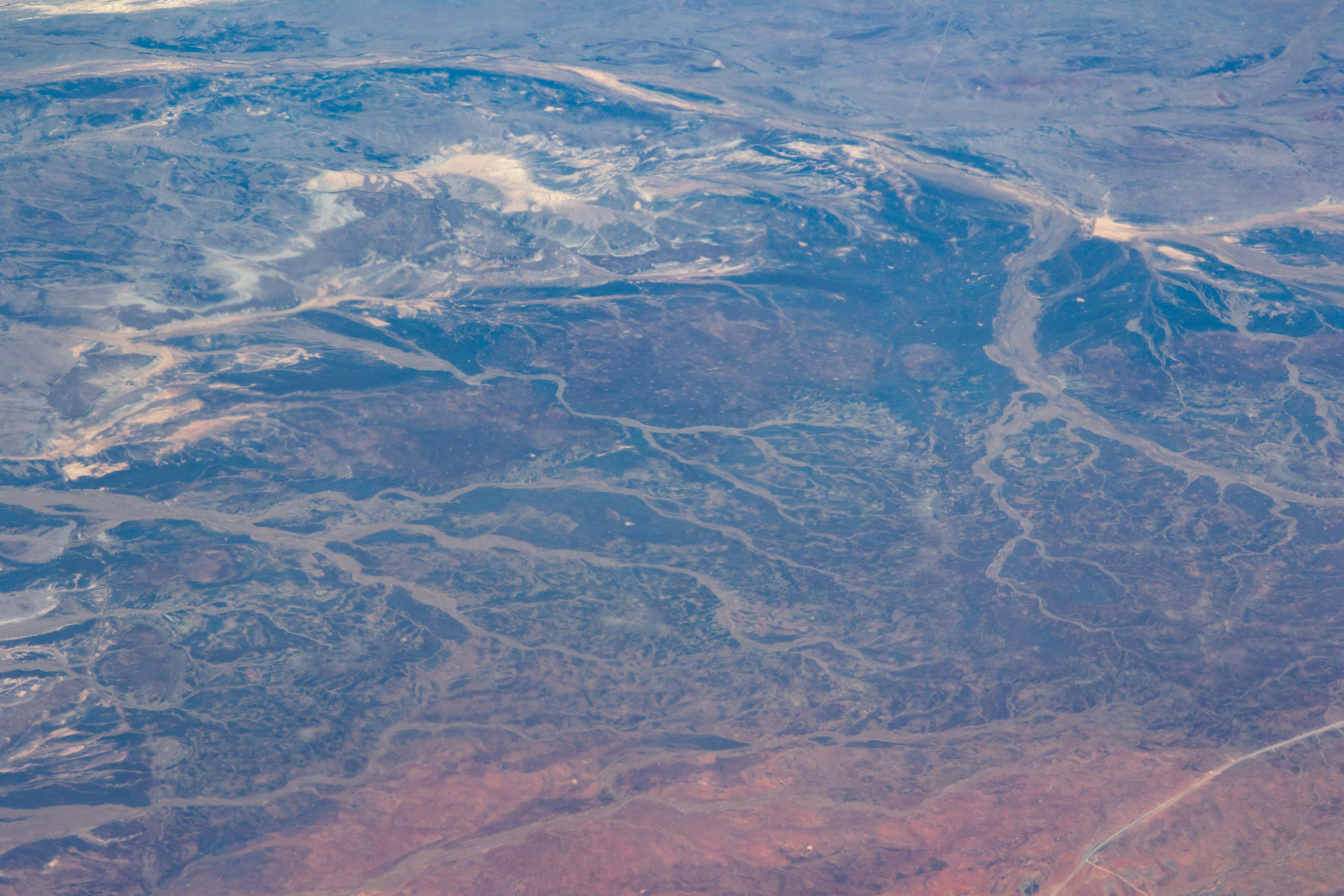 青岛信托公司如何用肇新智能文档比对比较扫描件合同的关键条款差异