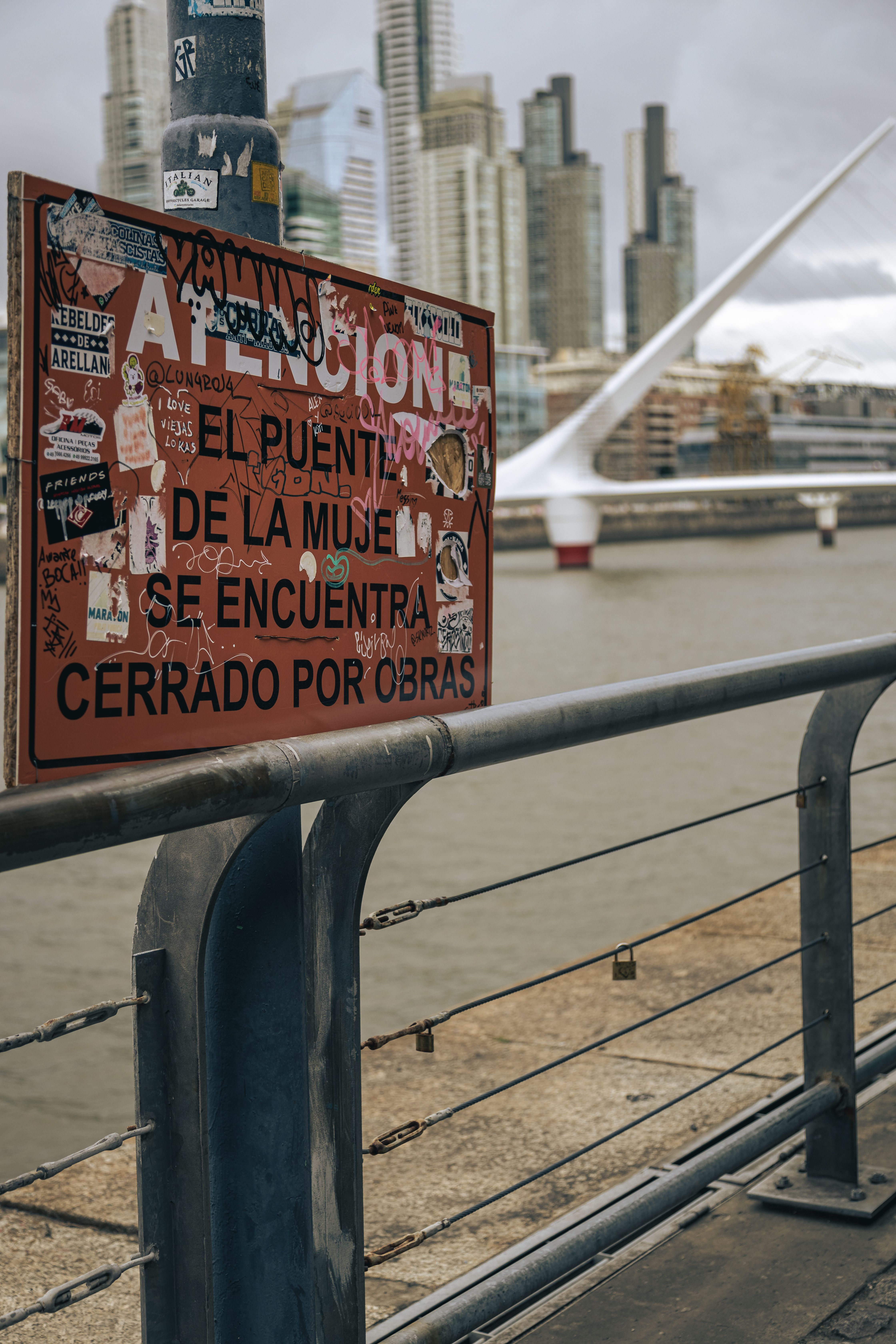 Warning Sign on the Railing · Free Stock Photo