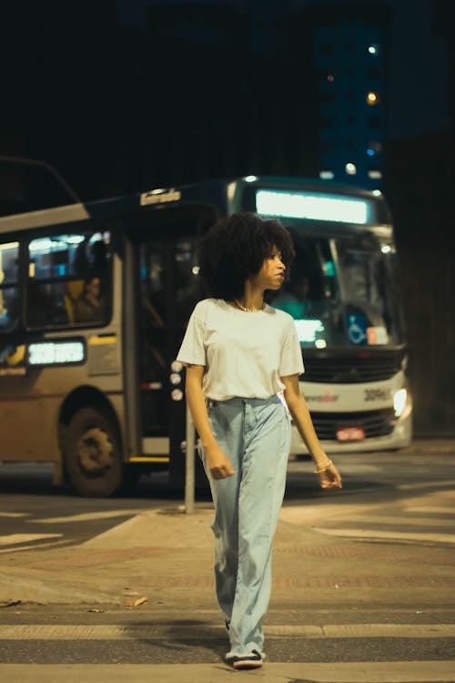 Imagine de stoc gratuită din femeie plimbare, noaptea, oraș noaptea