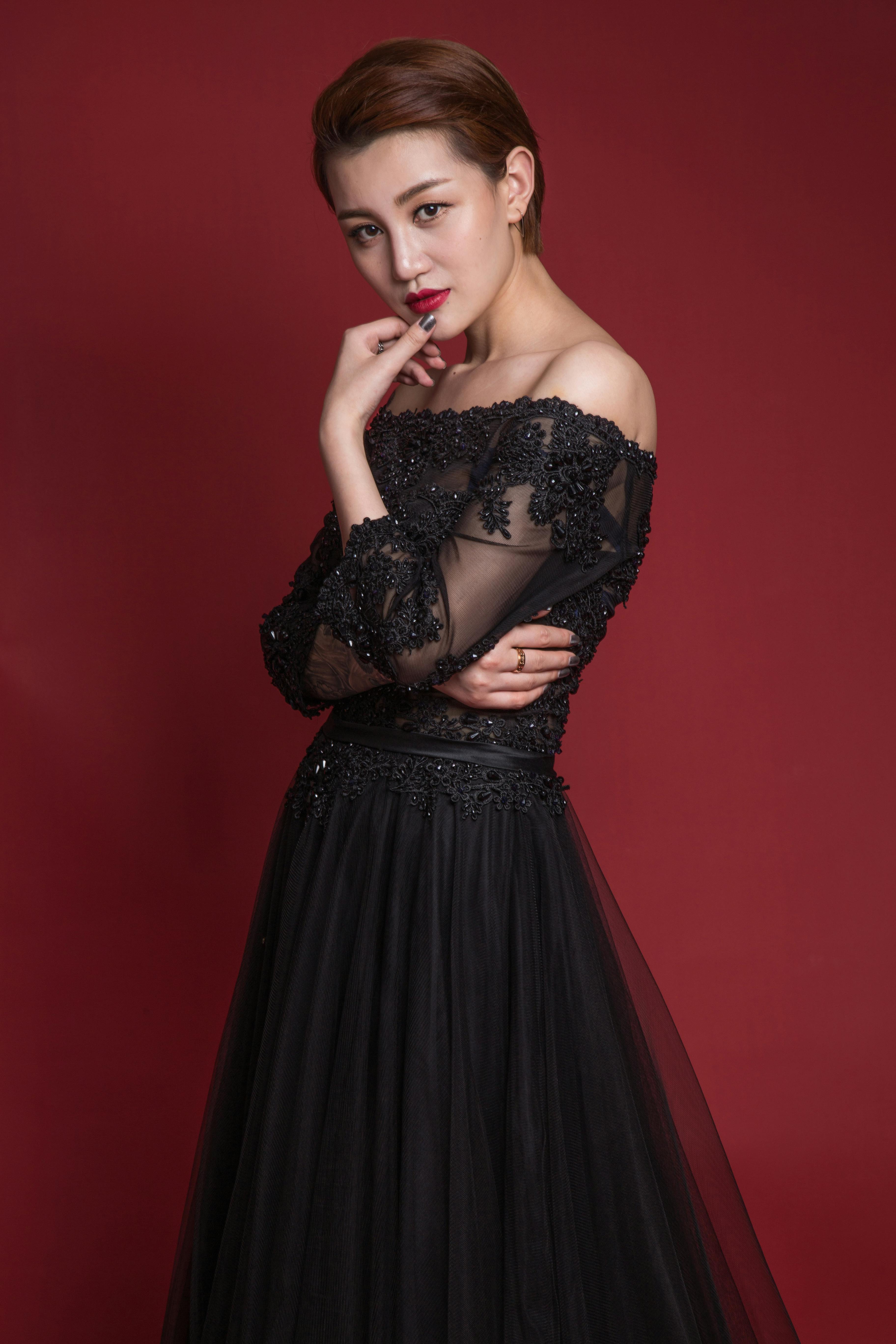 Buy Trendy Black Gown Online in India – Joshindia