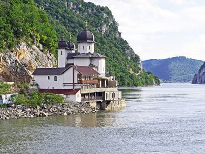 100+ Romanian Slang Words and Expressions You Need to Know