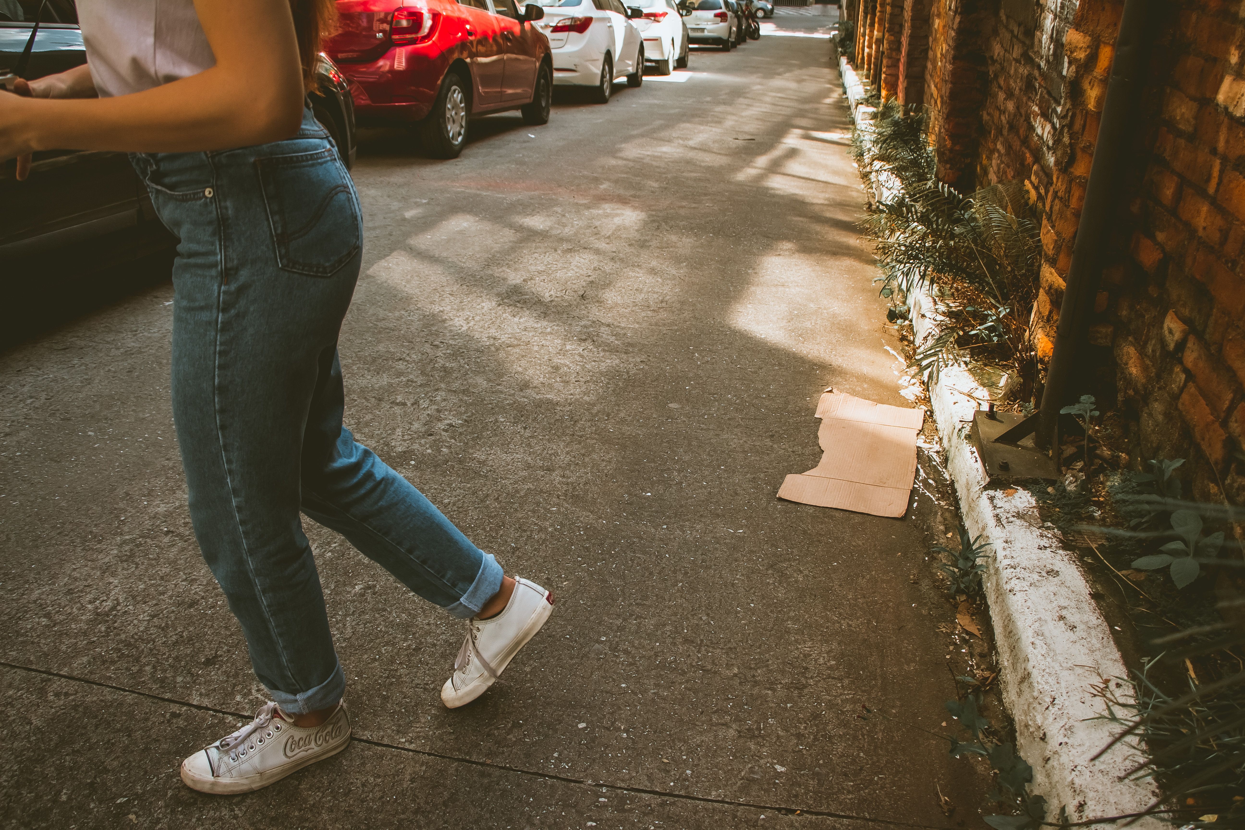 So Long, Skinny Jeans: A Stylist Told Me the 4 Timeless Denim Silhouettes to Add to My Fall Capsule Wardrobe — Photo by Israe