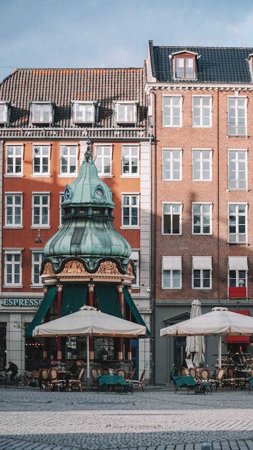 Gratis lagerfoto af aan lichtbak toevoegen, brosten, by