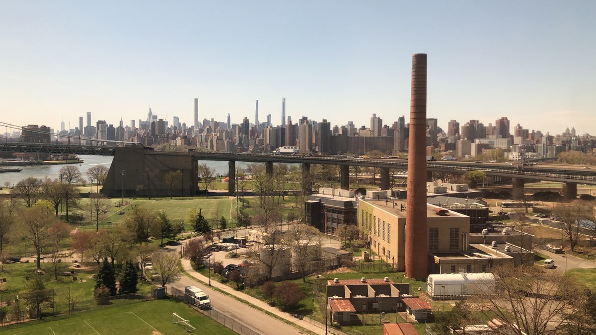 Unde te cazezi în New York - Long Island City - skyline-ul Manhattanului văzut din Queens
