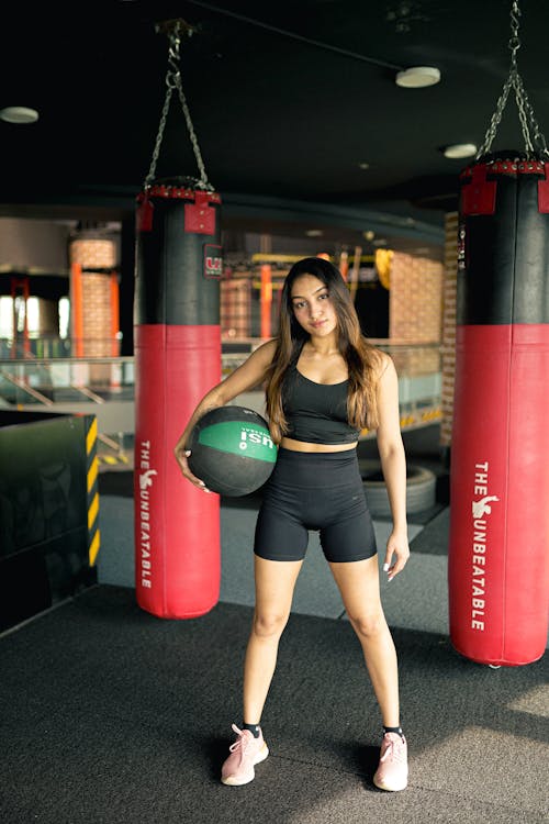 Základová fotografie zdarma na téma brunetka, cvičení, držení