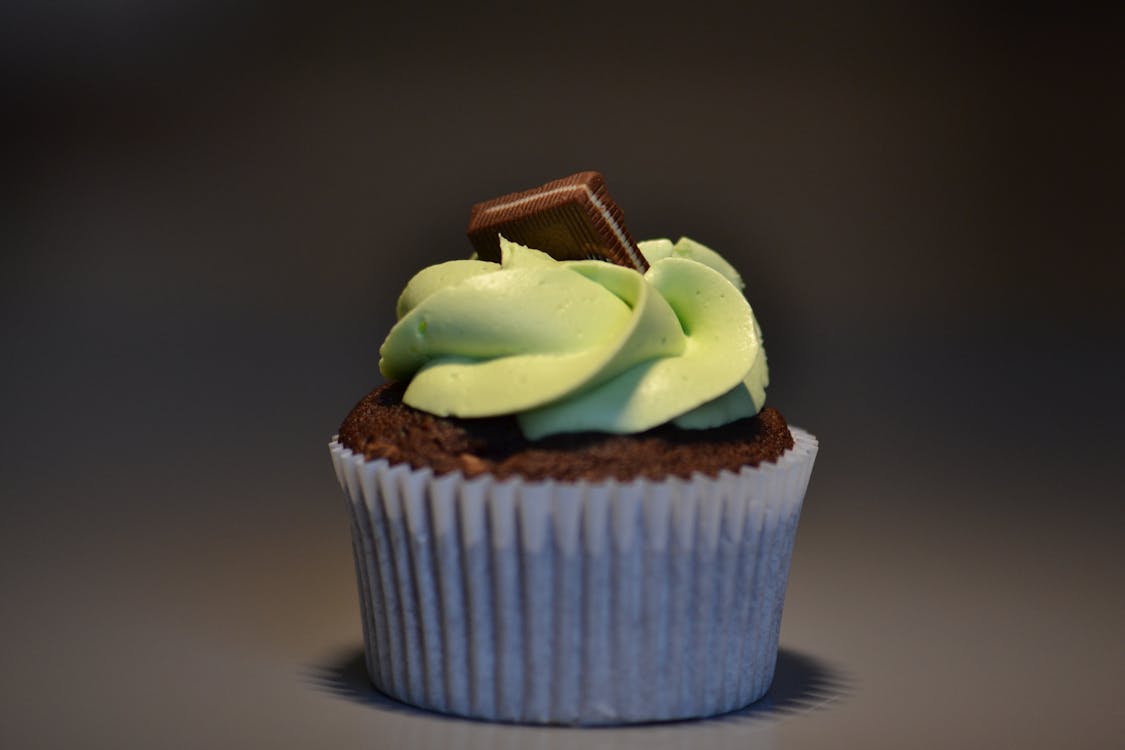 çikolatalı Cupcake'in Seçmeli Odak Fotoğrafı