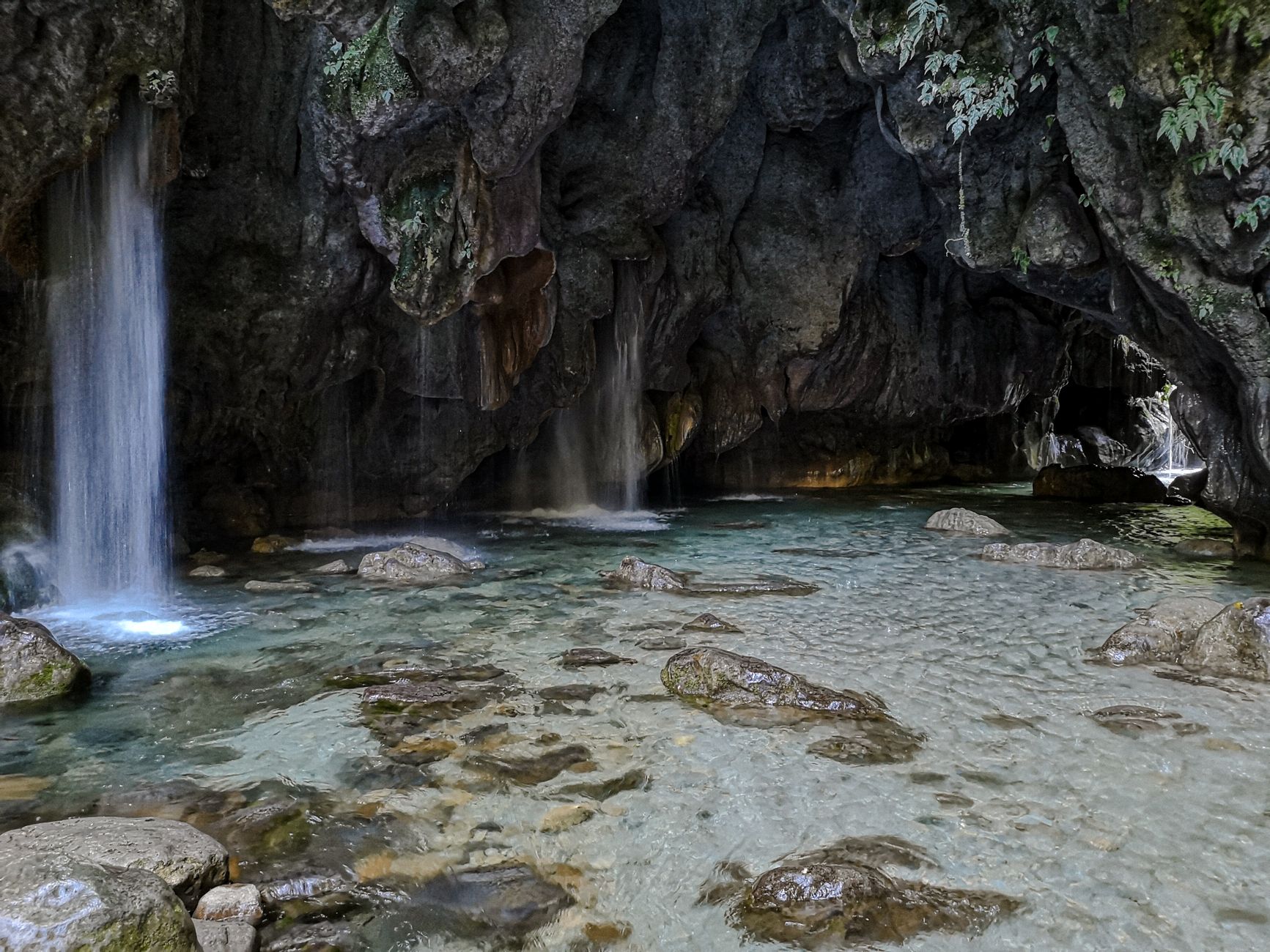 Patna Waterfall (Limestone Cave Falls)