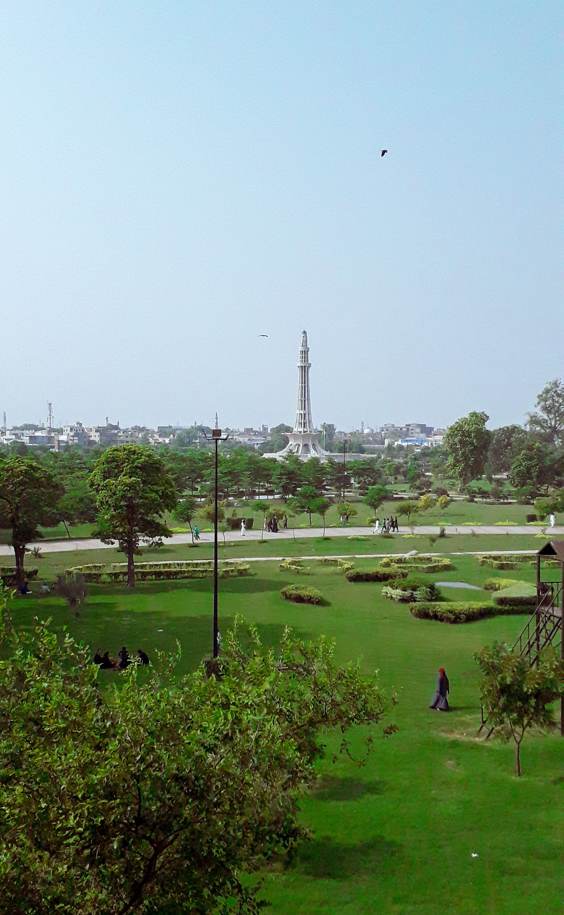 De franc Parc Amb Minar E Pakistan Darrere Foto d'estoc