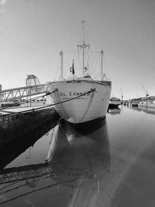 Photos gratuites de à quai, bateau, ciel clair