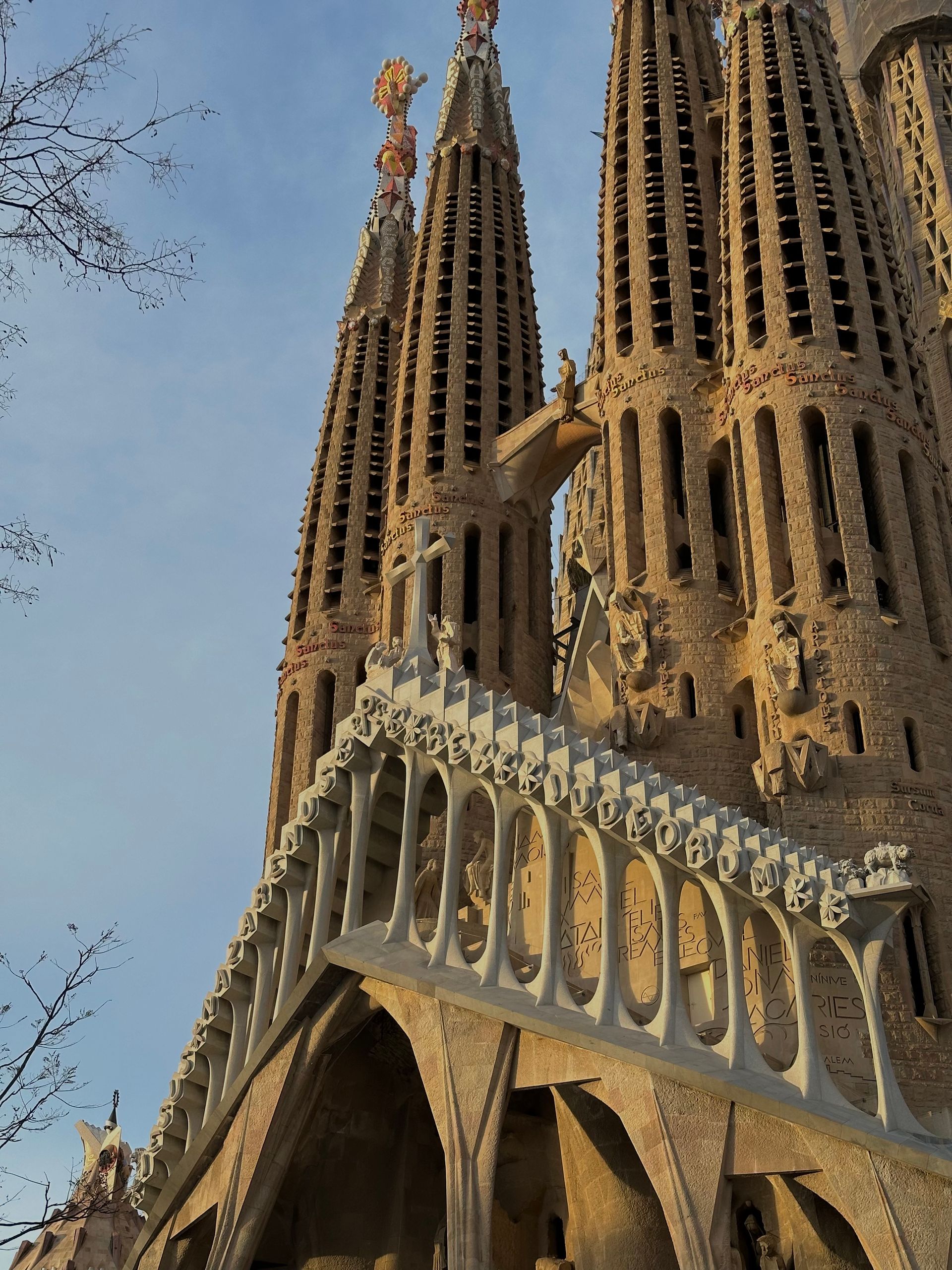 Sala amplia en Barcelona lista para montajes corporativos o celebraciones