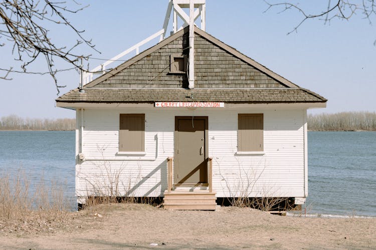 A House At The Cherry Beach Clarke Beach Park, Toronto, Canada 