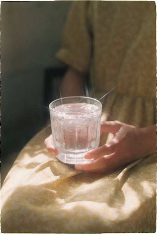 물 유리, 빛나는, 손의 무료 스톡 사진