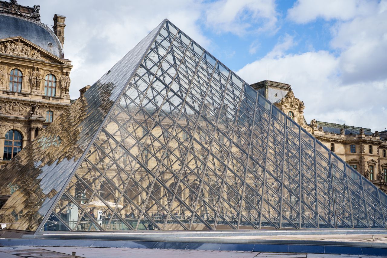 Le président du Louvre réclame un grand plan de rénovation pour la sécurité