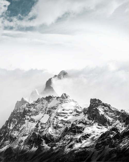垂直拍攝, 多雲的, 山 的 免費圖庫相片