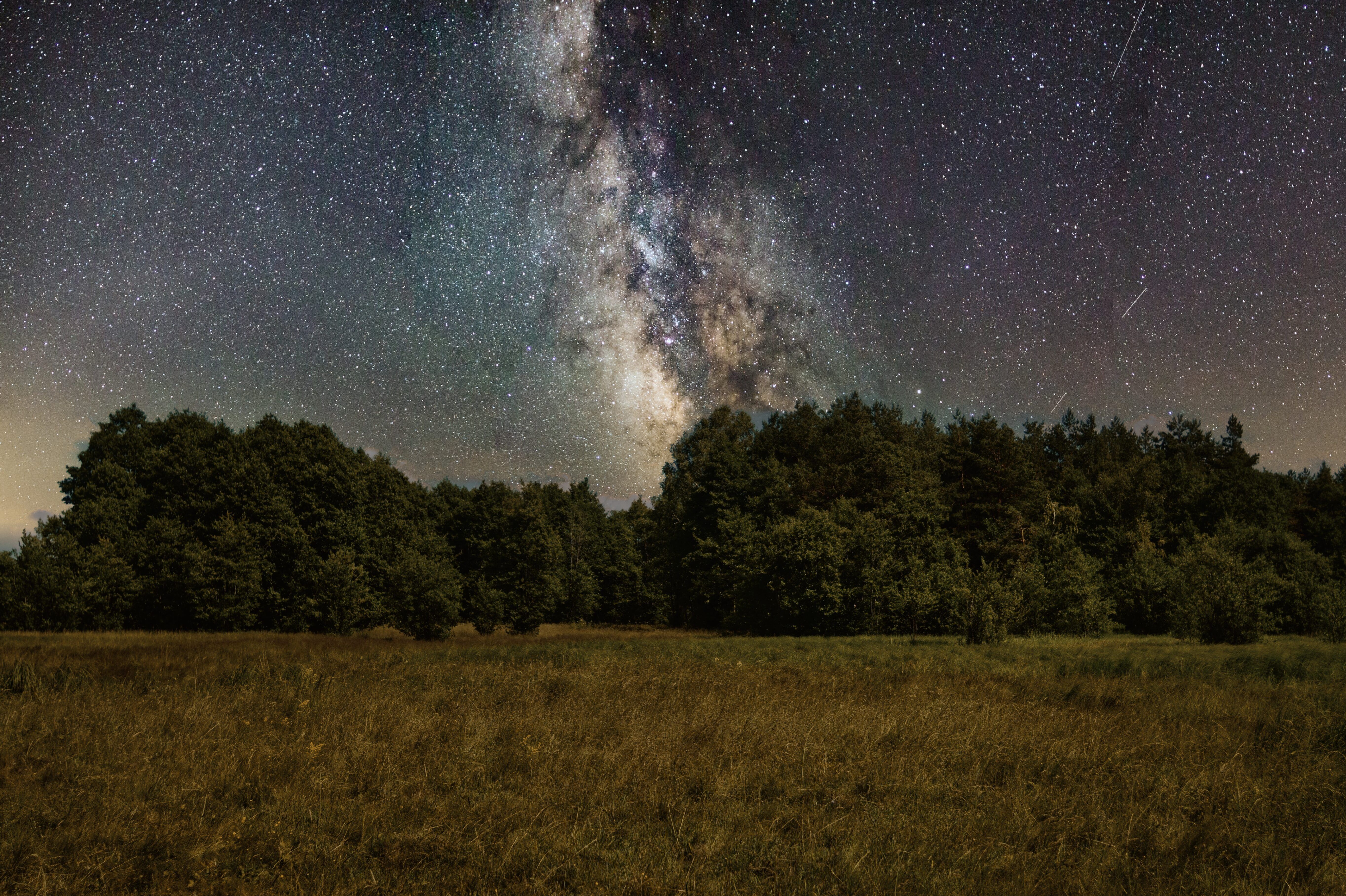 The Milky Way captured with a mobile device using long exposure settings - top stargazing apps android