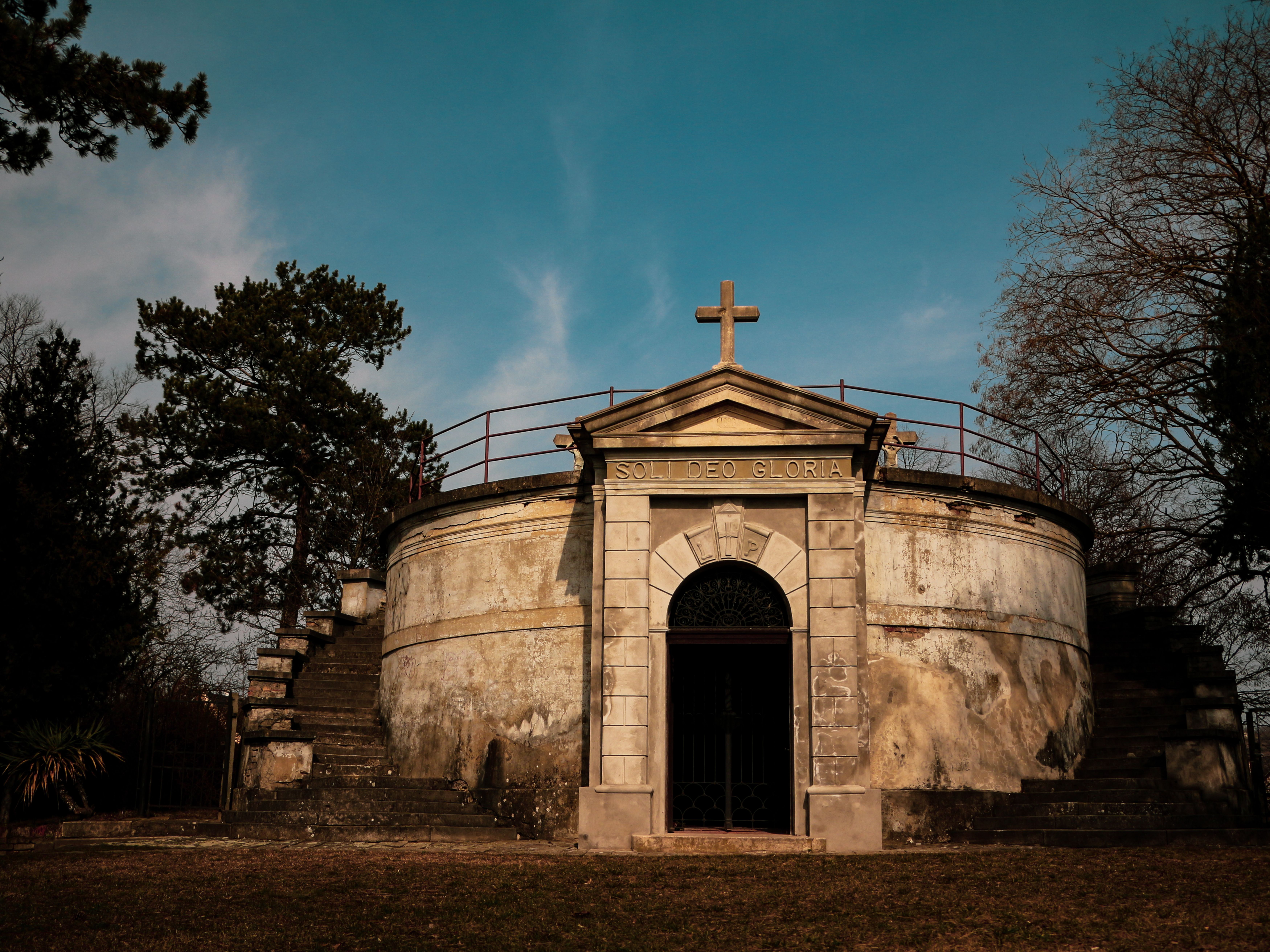 This vintage chapel in Szob, Hungary showcases religious architecture amidst nature.