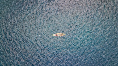 Δωρεάν στοκ φωτογραφιών με βάρκα, βίντεο από drone, εναέρια άποψη