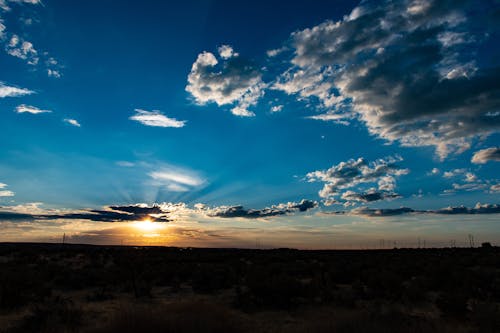 Gratis lagerfoto af bagbelyst, himmel, morgengry