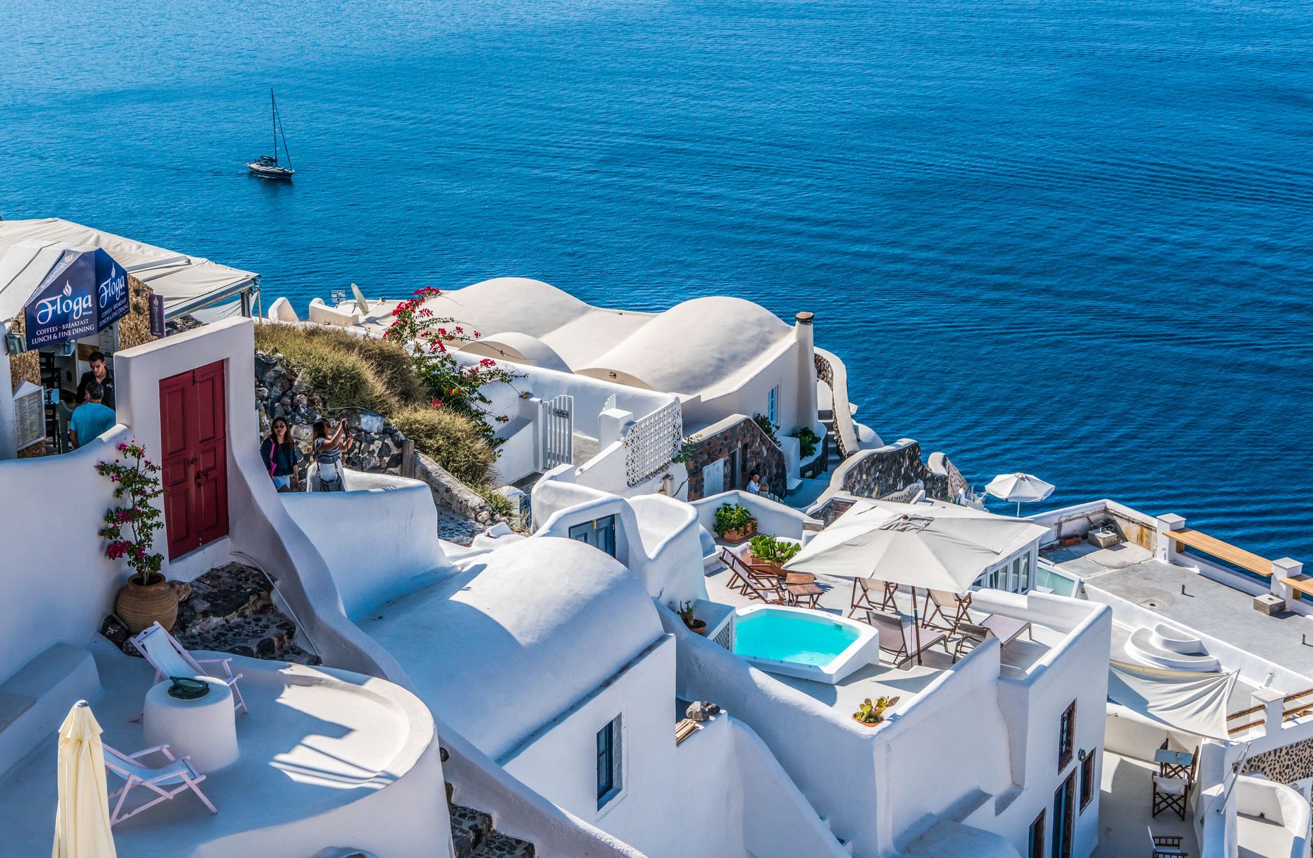 Milos Boat Tours 2026: The Complete Kleftiko & Polyaigos Guide