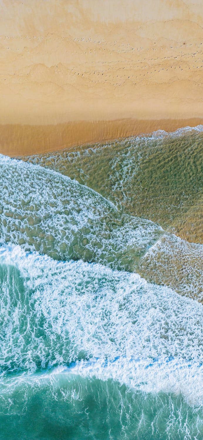Overlapping Sea Waves · Free Stock Photo