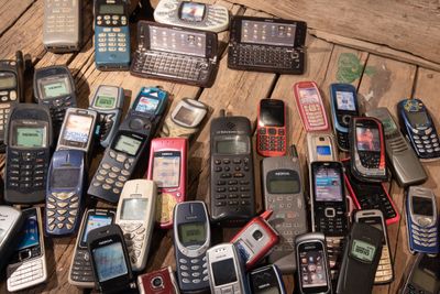 Hacking a $20 4G wireless hotspot into a texting device