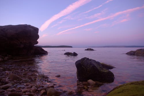 bezplatná Základová fotografie zdarma na téma kameny, moře, obloha Základová fotografie