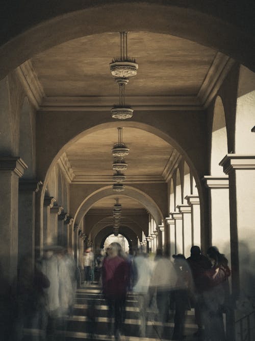 arcade, bulanık hareket, dikey atış içeren Ücretsiz stok fotoğraf