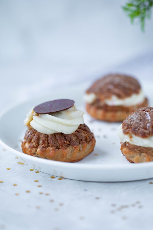 Choux pastry with Cream and Chocolate