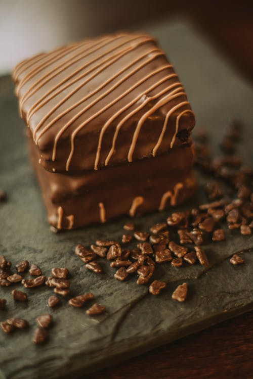 垂直拍攝, 小吃, 巧克力蛋糕 的 免費圖庫相片