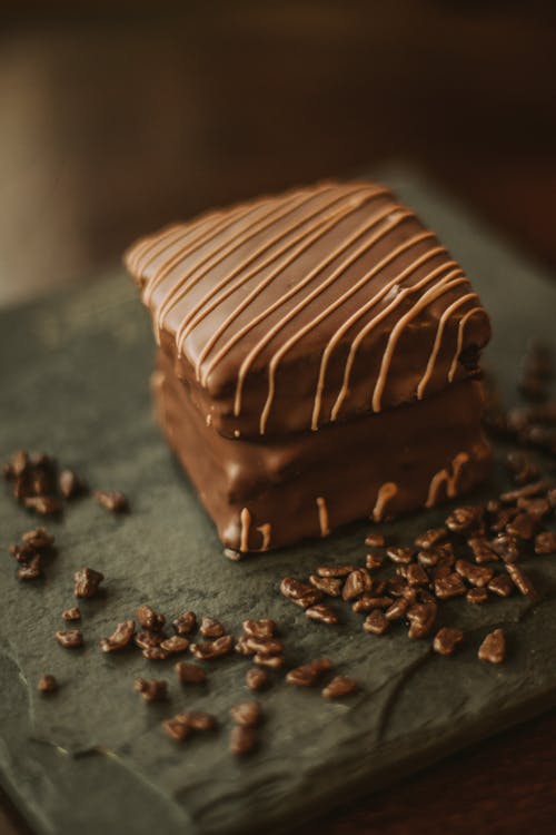 Foto profissional grátis de alimento, biscoitos, chocolate ao leite