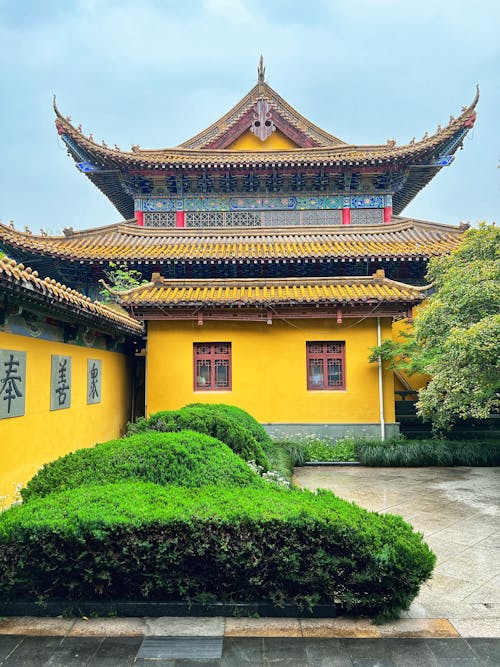 Facade of a Traditional Chinese Temple 