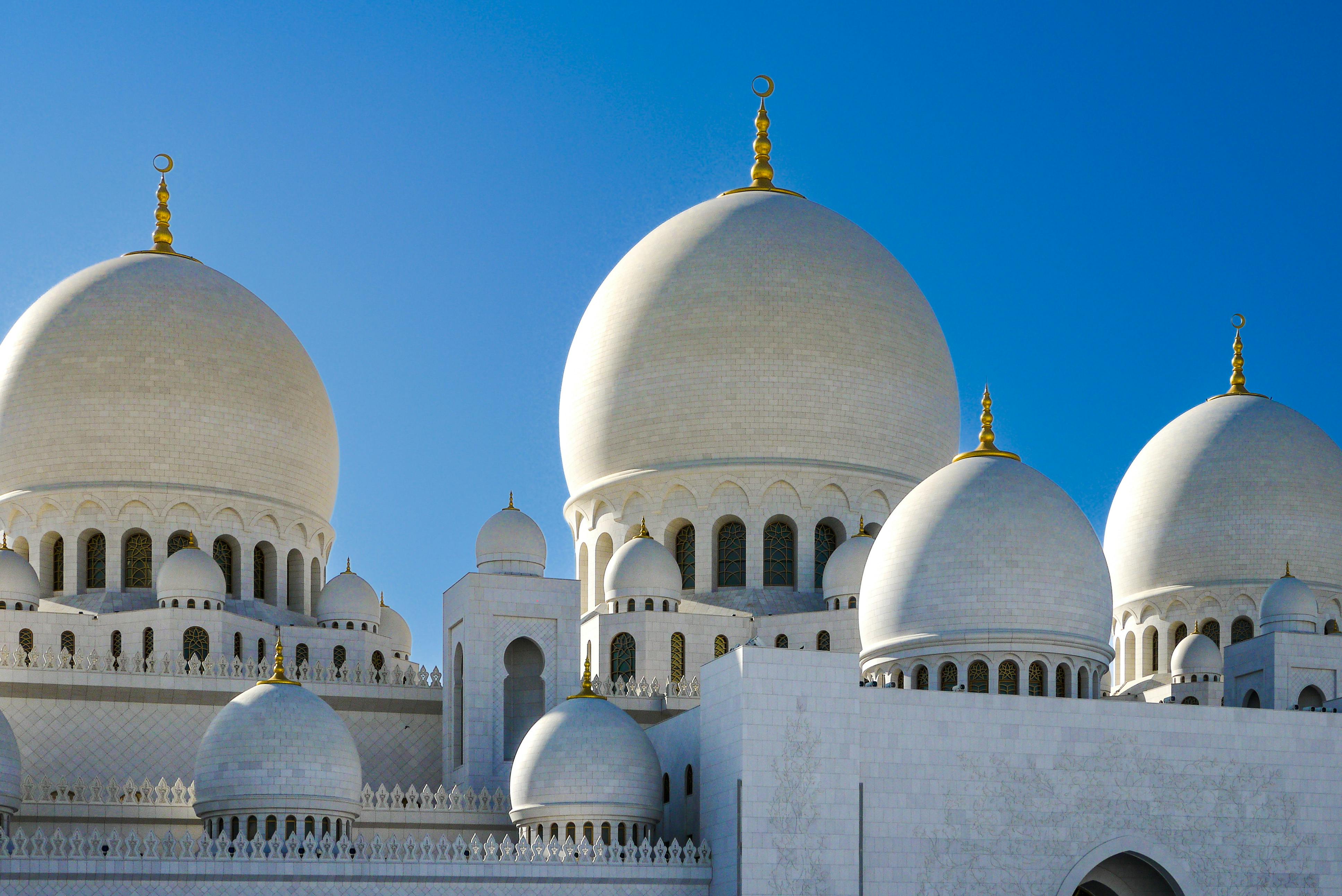 Sheikh Zayed Grand Mosque In Abu Dhabi In Uae · Free Stock Photo