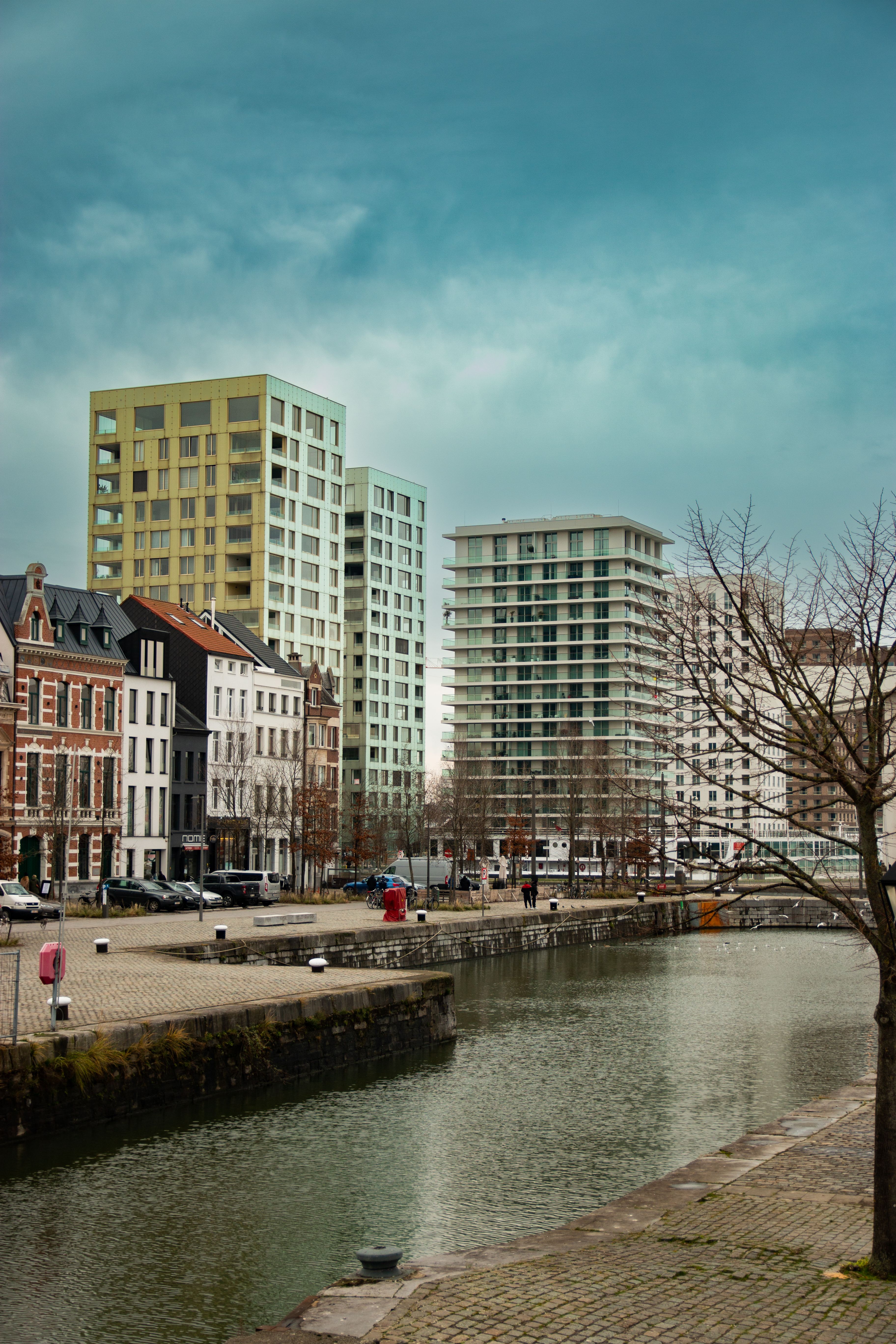 Water Pond in City · Free Stock Photo