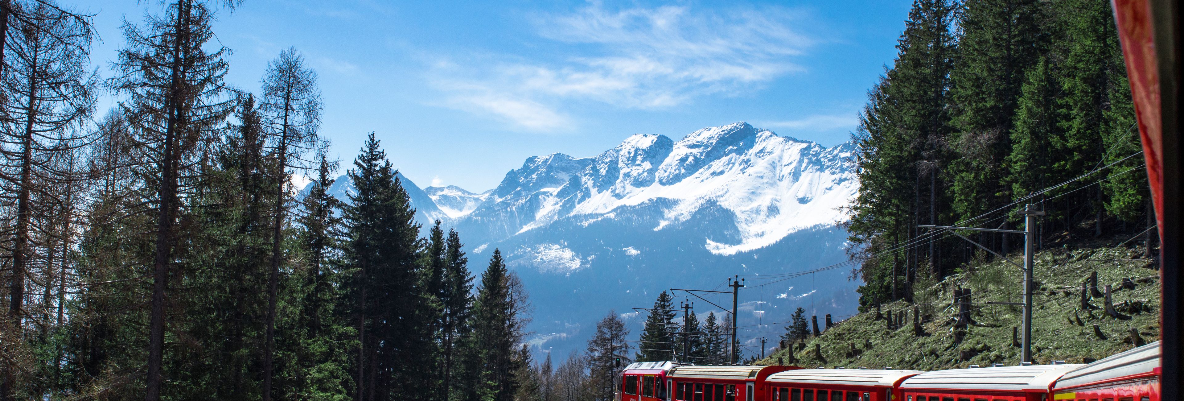 Best Mountain Train Journeys Around the World: Scenic Alpine & Scenic Routes (2026)