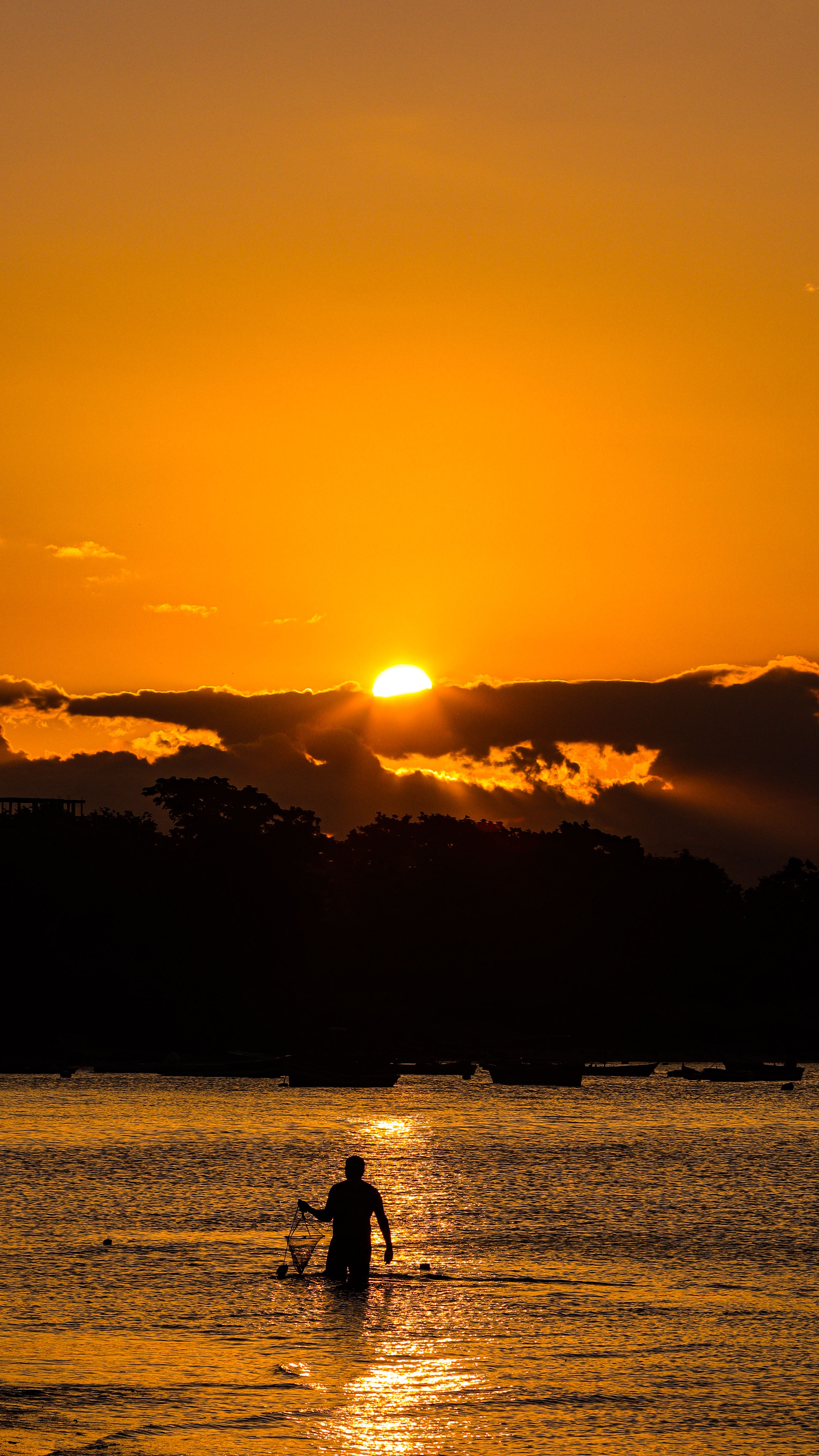 Yellow Sky and Cloud over Sea Shore at Sunset · Free Stock Photo