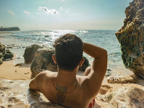 Hombre En La Playa