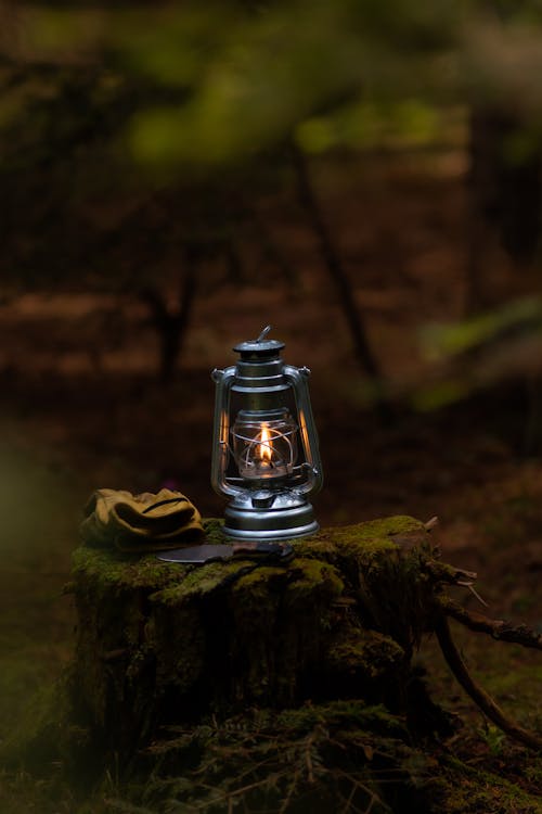 Photos gratuites de camping, couteau de survie, des gants de cuir