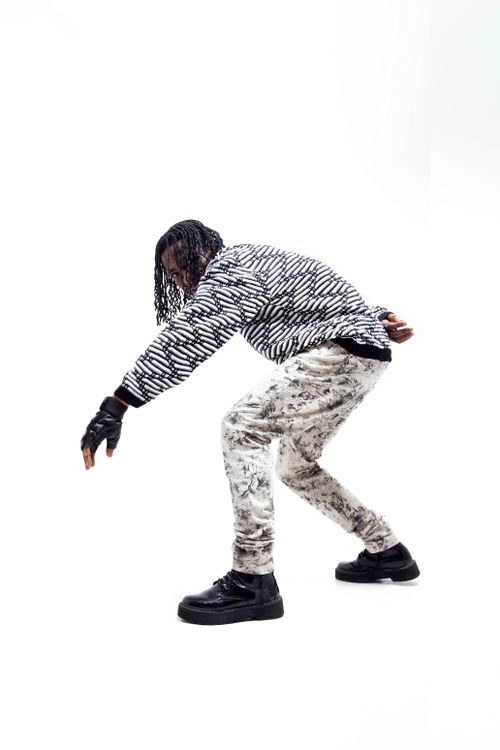 Sneaking Refrence Man Posing in Sneaking Pose · Free Stock Photo