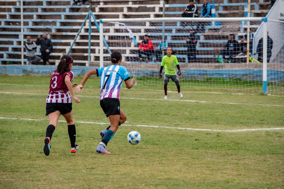Fluminense e Bahia duelam pelo Brasileirão Feminino com transmissão na TV Brasil — Futebol