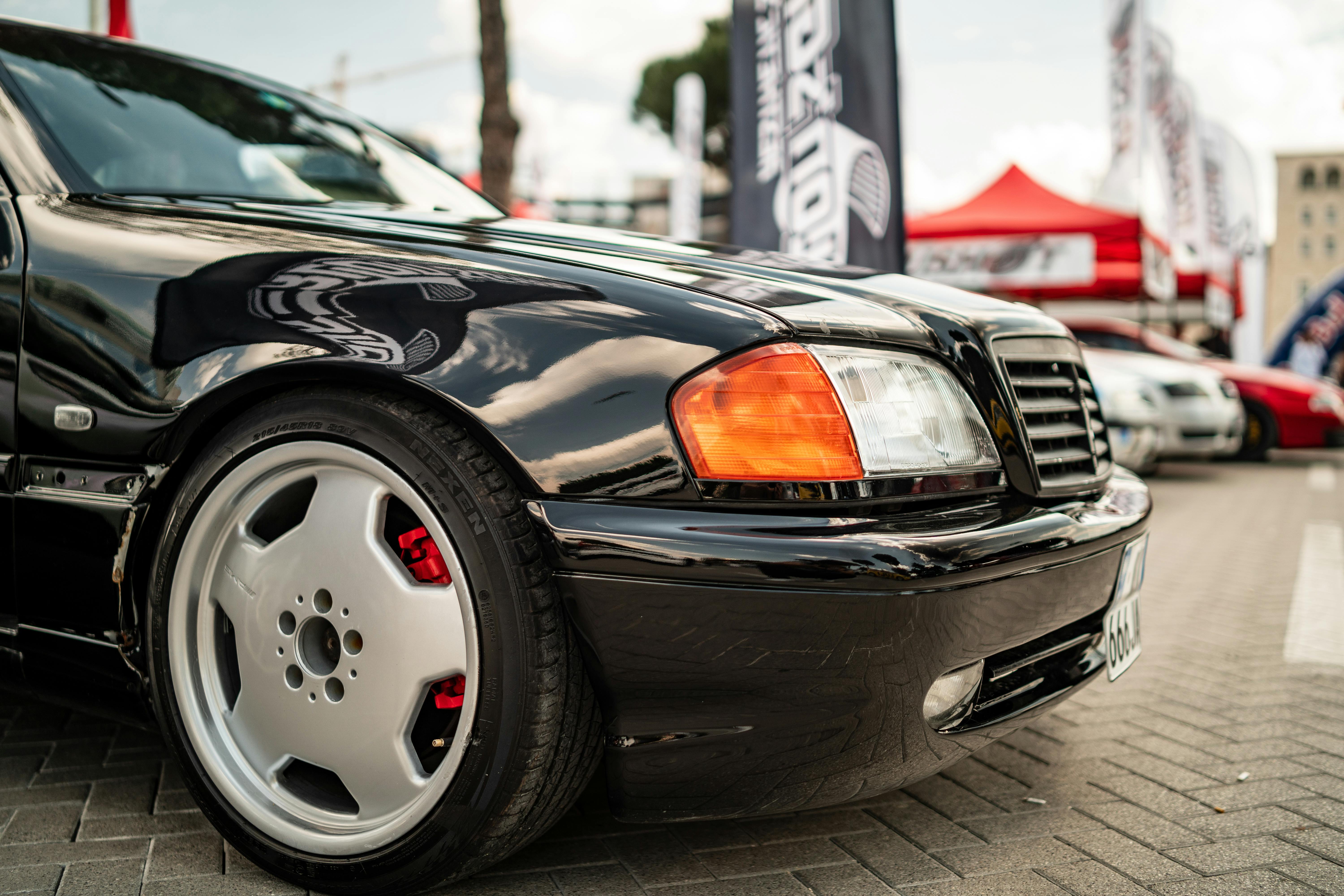 Parked mercedes cars hi-res stock photography and images - Alamy