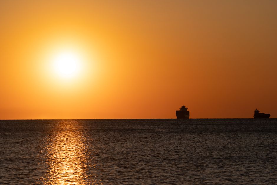 Iran Indicates Deal to End Hostilities Could Reopen Key Shipping Lane