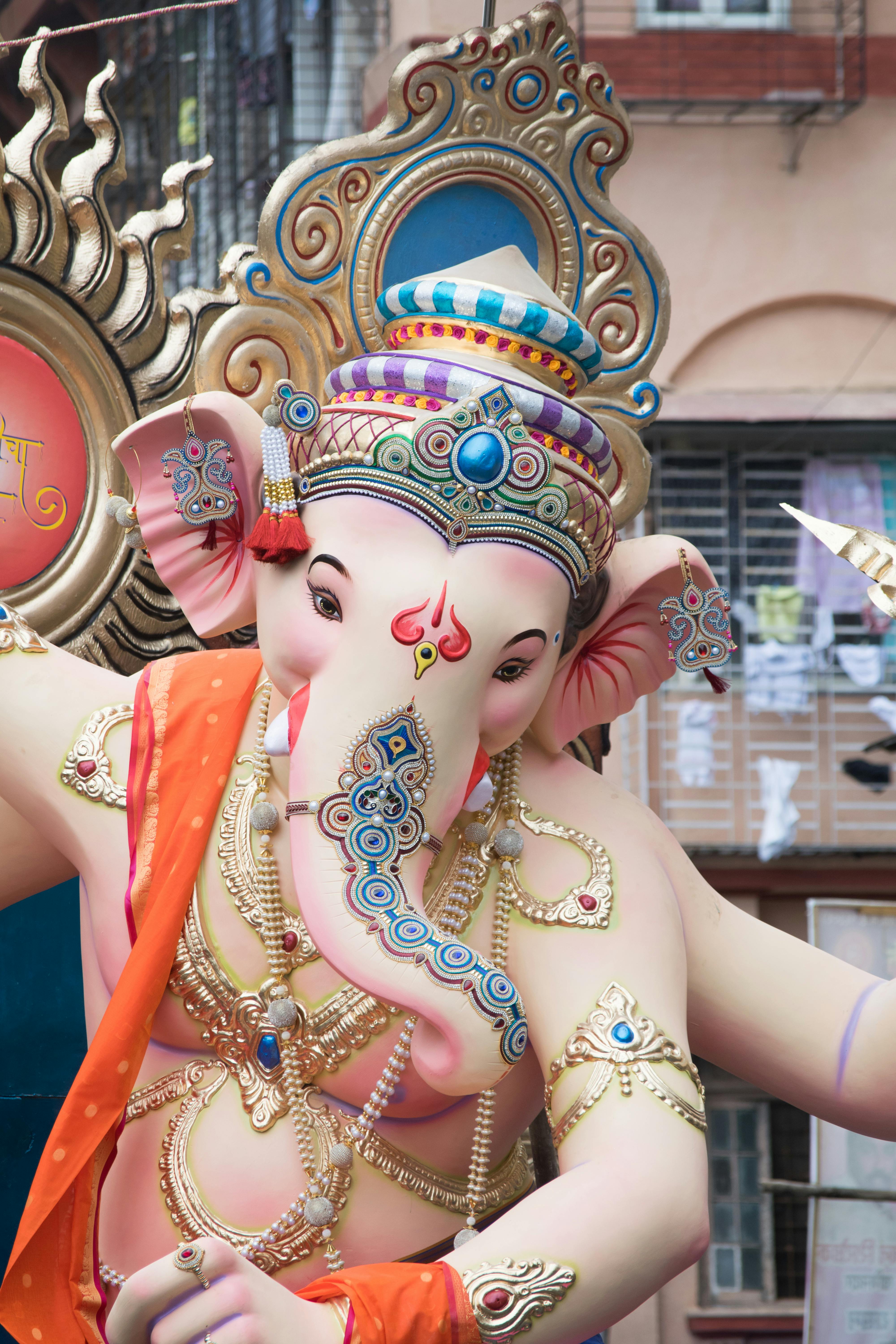 Бесплатные стоковые фото на тему ganpati, hd обои, mumbai, ганеш чатуртхи,  ганеша, ганпати баппа, господин, декорация, дизайн, женщина, золотистый,  идол, индия, искусство, костюм, культура, лорд ганеша, люди, маска,  махараштра, мобильное фото, мода,