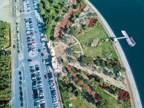 Kostenlos Luftaufnahme Von Geparkten Fahrzeugen Stock-Foto