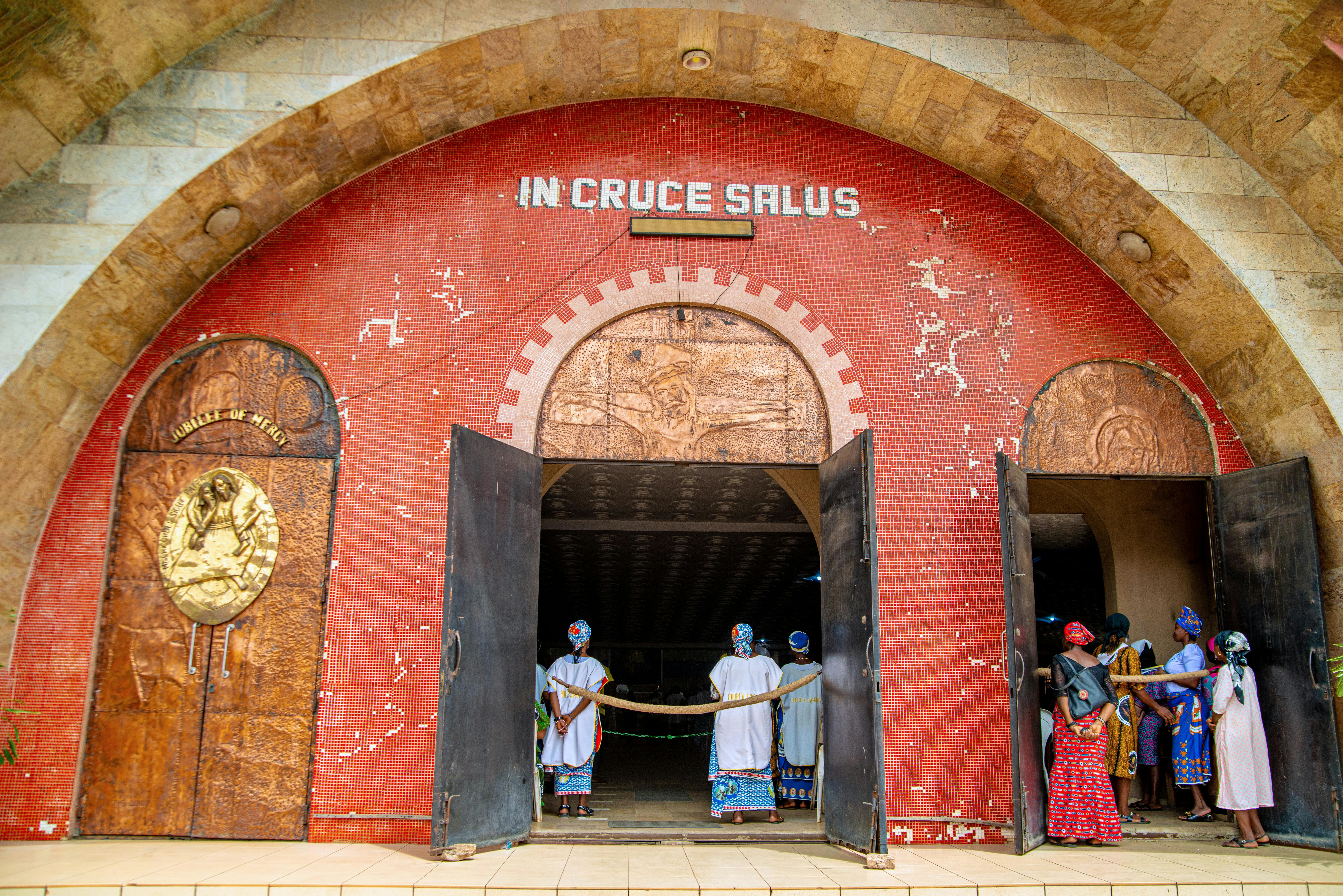 IN cruce salus · Free Stock Photo